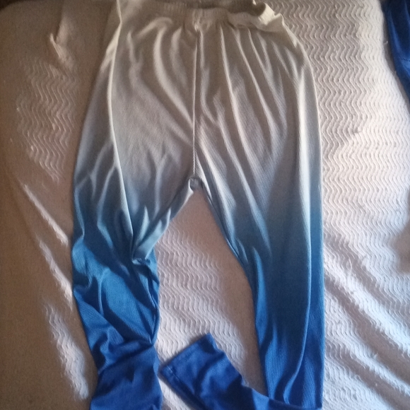 Silky stretch outfit - Picture 2 of 3